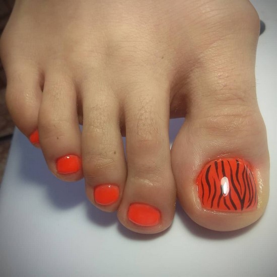 Belle pédicure d'été. Idées originales de conception de photos