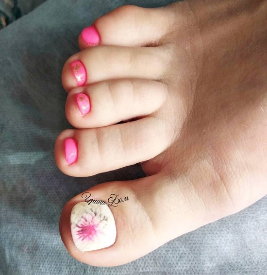 Belle pédicure d'été. Idées originales de conception de photos