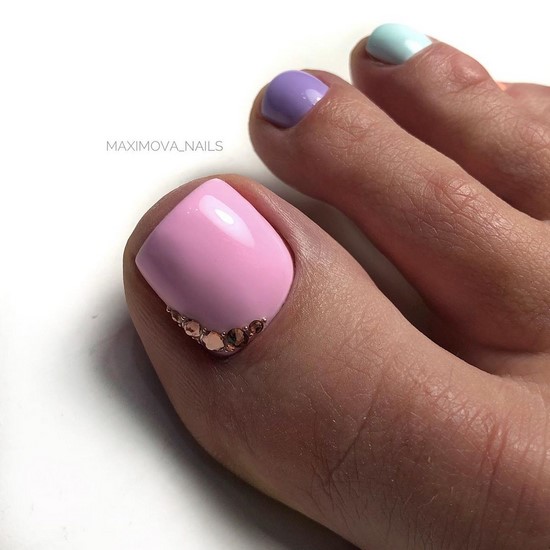 Belle pédicure d'été. Idées originales de conception de photos