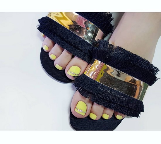 Belle pédicure d'été. Idées originales de conception de photos