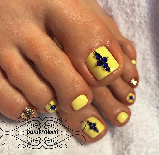 Belle pédicure d'été. Idées originales de conception de photos