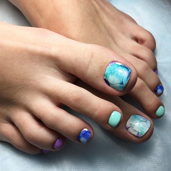 Belle pédicure d'été. Idées originales de conception de photos