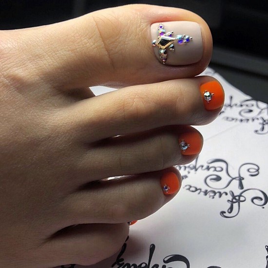 Belle pédicure d'été. Idées originales de conception de photos