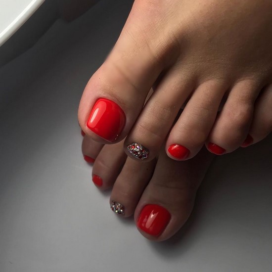 Belle pédicure d'été. Idées originales de conception de photos