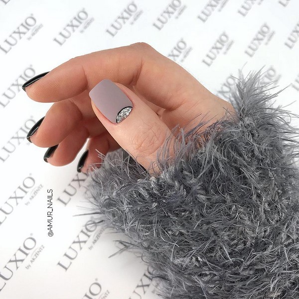 Solutions élégantes et interprétations de manucure à la mode sur des ongles de différentes longueurs