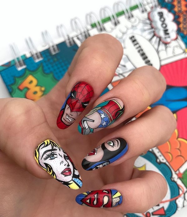 Solutions élégantes et interprétations de manucure à la mode sur des ongles de différentes longueurs