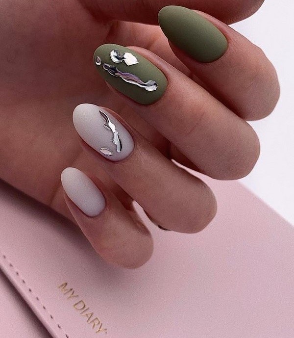 Solutions élégantes et interprétations de manucure à la mode sur des ongles de différentes longueurs