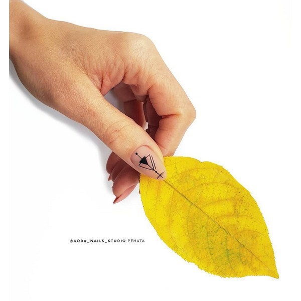 Solutions élégantes et interprétations de manucure à la mode sur des ongles de différentes longueurs