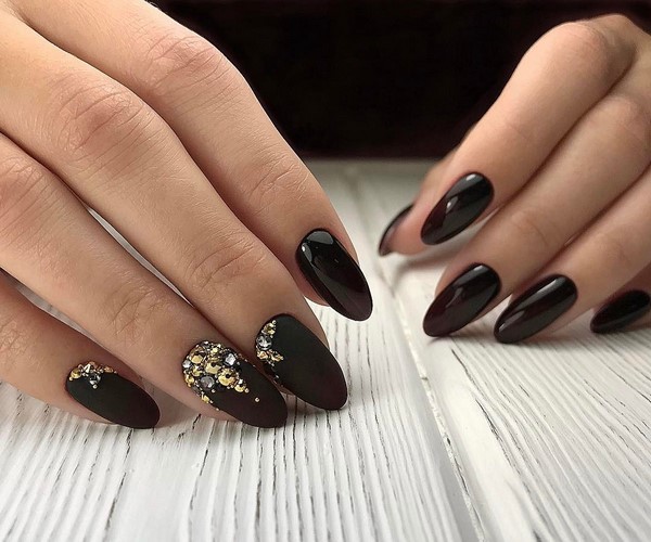 Solutions élégantes et interprétations de manucure à la mode sur des ongles de différentes longueurs