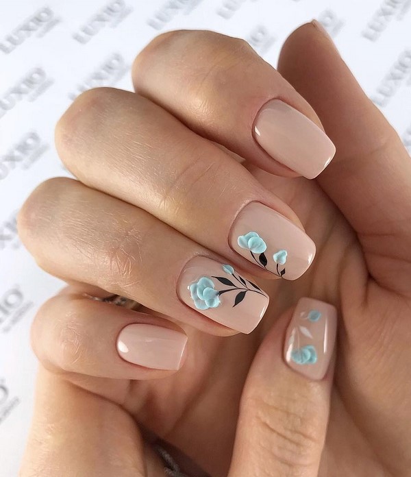 Solutions élégantes et interprétations de manucure à la mode sur des ongles de différentes longueurs