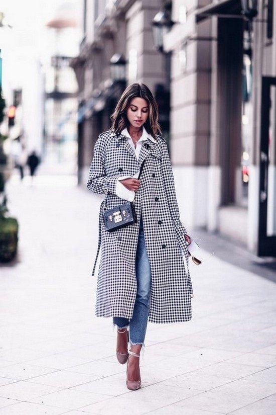Choisissez un imperméable au lieu d'une veste. Tendances de cape dans les plus beaux looks