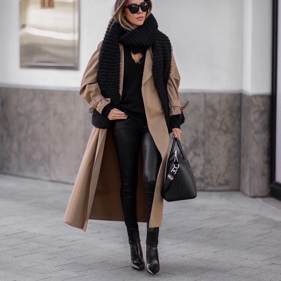 Choisissez un imperméable au lieu d'une veste. Tendances de cape dans les plus beaux looks