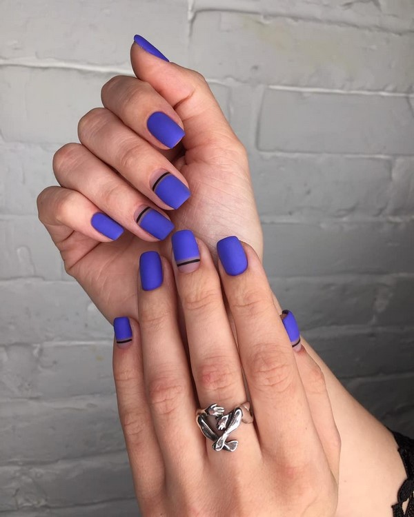 Manucure bleue inspirante. Top innovations