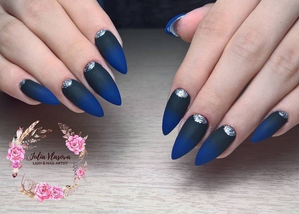 Manucure bleue inspirante. Top innovations