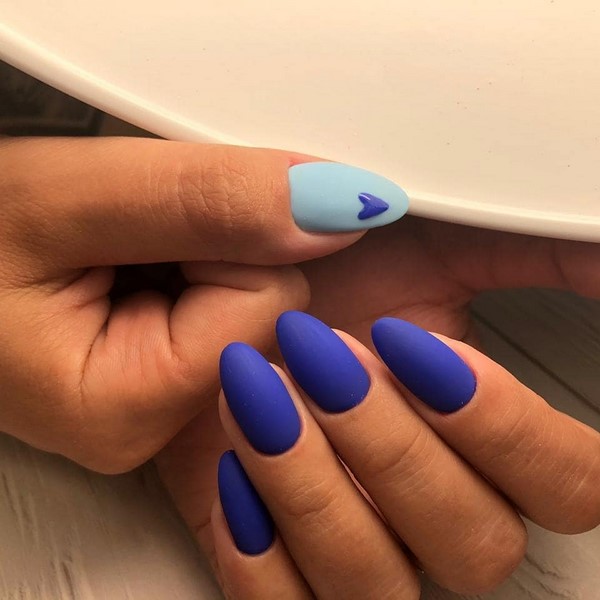 Manucure bleue inspirante. Top innovations