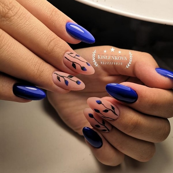 Manucure bleue inspirante. Top innovations