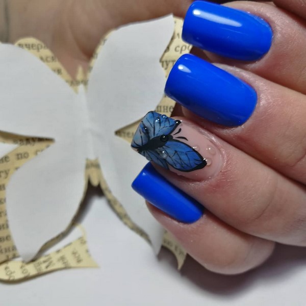 Manucure bleue inspirante. Top innovations