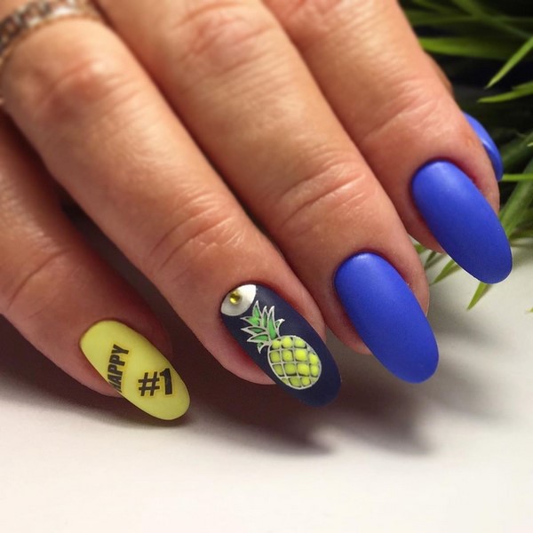 Manucure bleue inspirante. Top innovations