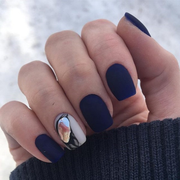 Manucure bleue inspirante. Top innovations