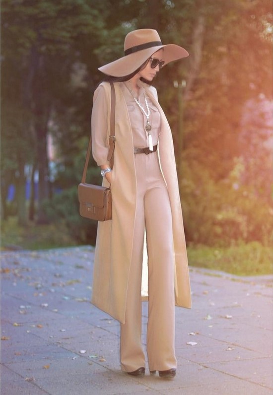 Vêtements d'extérieur à la mode. Nouveautés d'images. Les tendances Les tendances