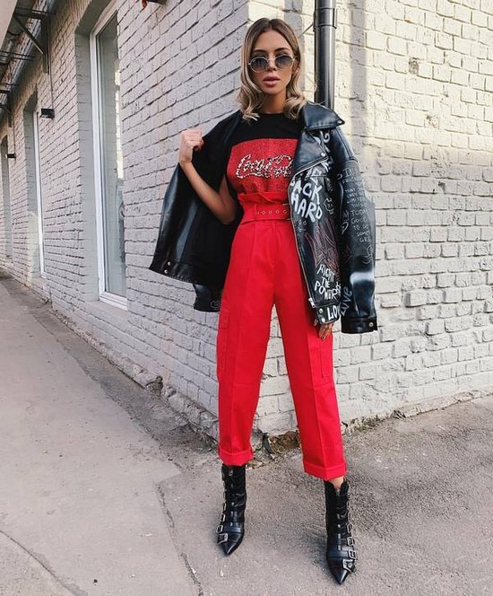 Vêtements d'extérieur à la mode. Nouveautés d'images. Les tendances Les tendances