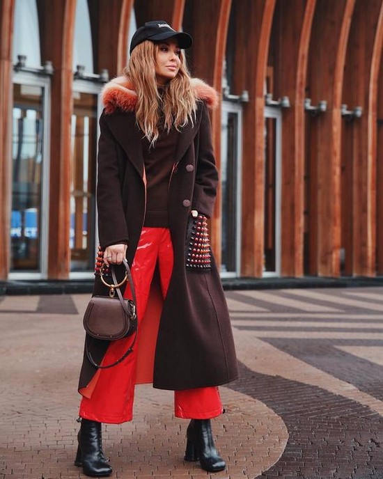 Vêtements d'extérieur à la mode. Nouveautés d'images. Les tendances Les tendances