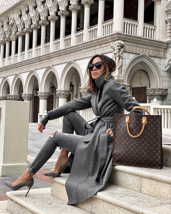 Vêtements d'extérieur à la mode. Nouveautés d'images. Les tendances Les tendances