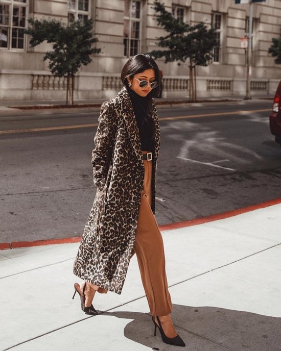 Vêtements d'extérieur à la mode. Nouveautés d'images. Les tendances Les tendances