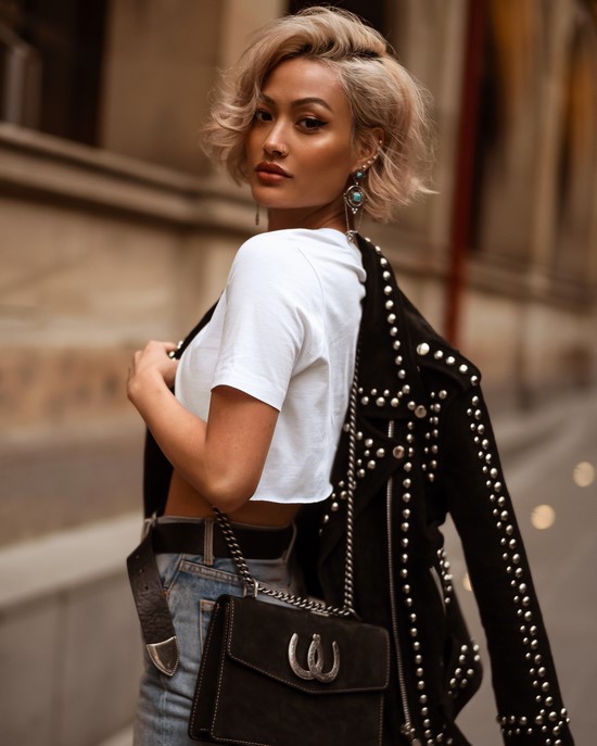 Vêtements d'extérieur à la mode. Nouveautés d'images. Les tendances Les tendances