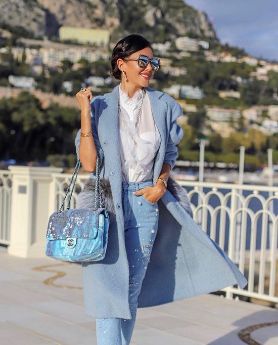 Vêtements d'extérieur à la mode. Nouveautés d'images. Les tendances Les tendances