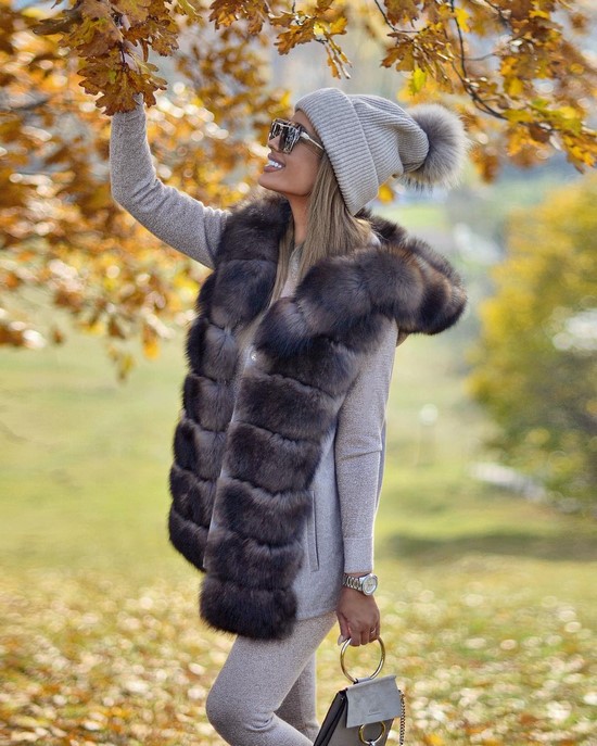 Vêtements d'extérieur à la mode. Nouveautés d'images. Les tendances Les tendances