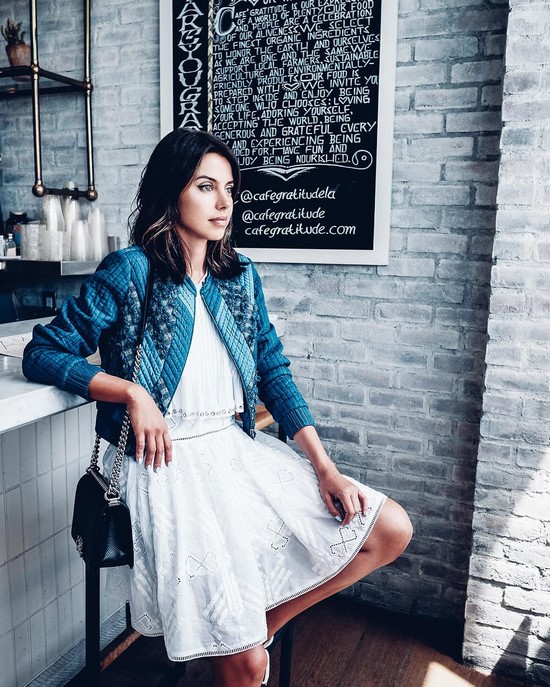 Vêtements d'extérieur à la mode. Nouveautés d'images. Les tendances Les tendances