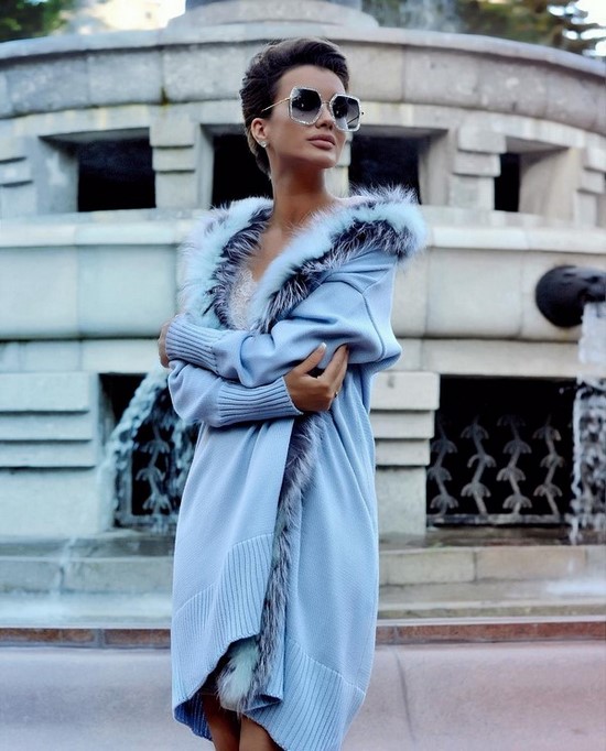 Vêtements d'extérieur à la mode. Nouveautés d'images. Les tendances Les tendances