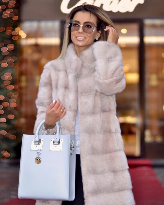 Vêtements d'extérieur à la mode. Nouveautés d'images. Les tendances Les tendances