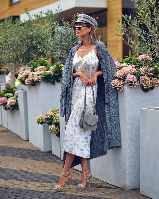 Vêtements d'extérieur à la mode. Nouveautés d'images. Les tendances Les tendances