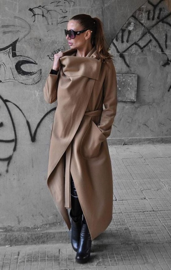 Vêtements d'extérieur à la mode. Nouveautés d'images. Les tendances Les tendances