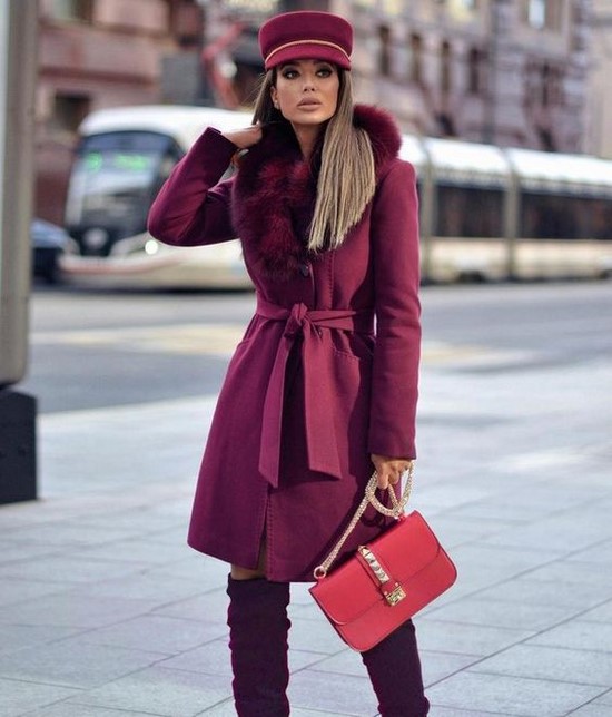 Vêtements d'extérieur à la mode. Nouveautés d'images. Les tendances Les tendances