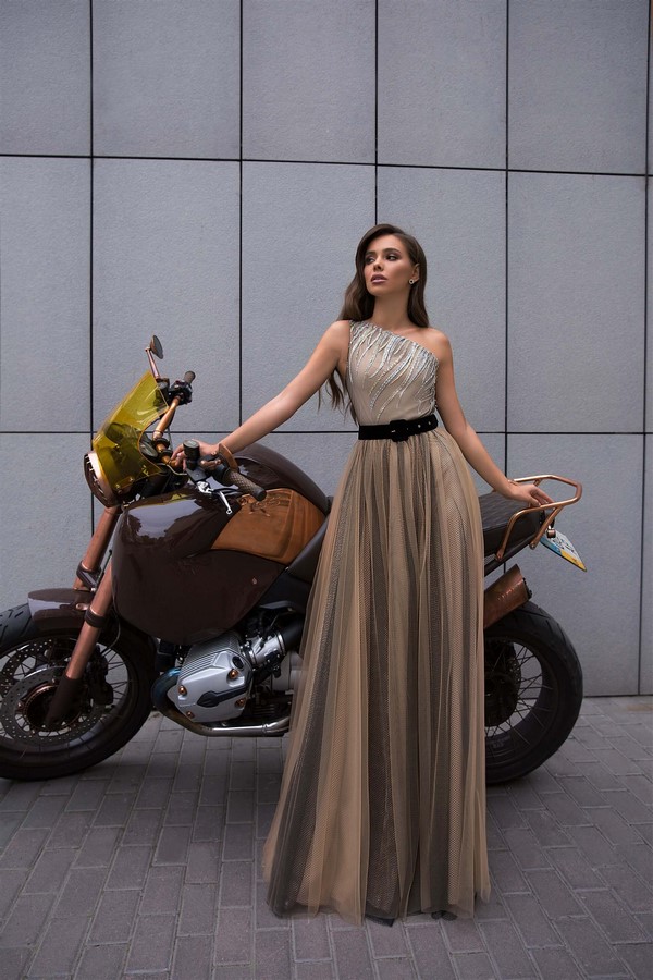 Quoi célébrer le Nouvel An 2024: images du Nouvel An, idées sur quoi porter pour le Nouvel An