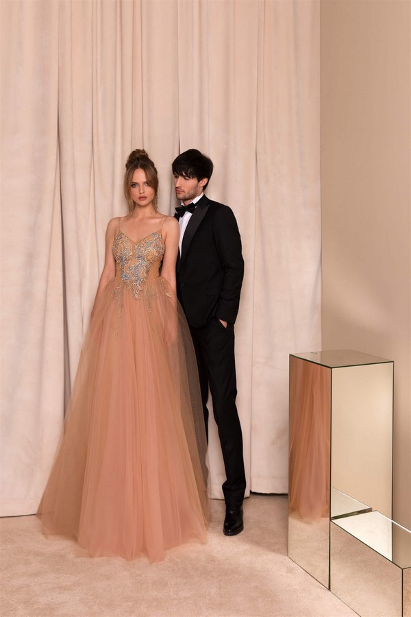 Quoi célébrer le Nouvel An 2024: images du Nouvel An, idées sur quoi porter pour le Nouvel An