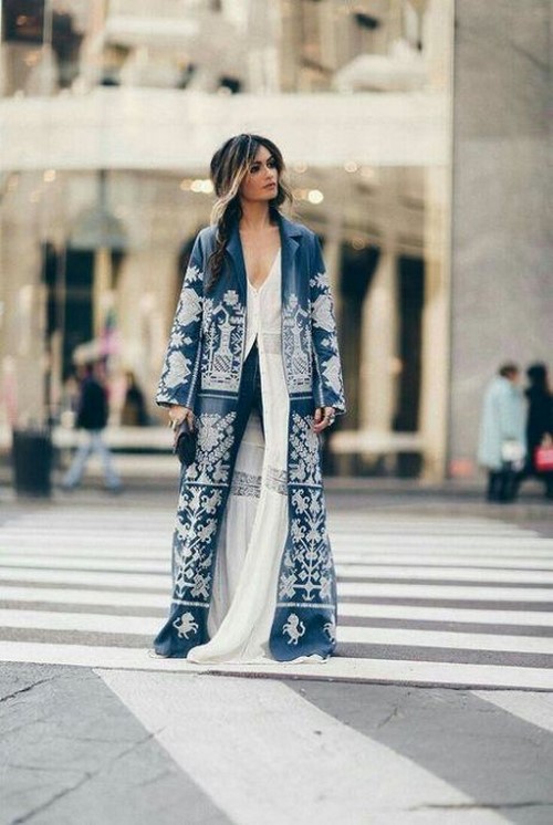 Manteau à la mode automne. Styles. Nouveautés. Les images