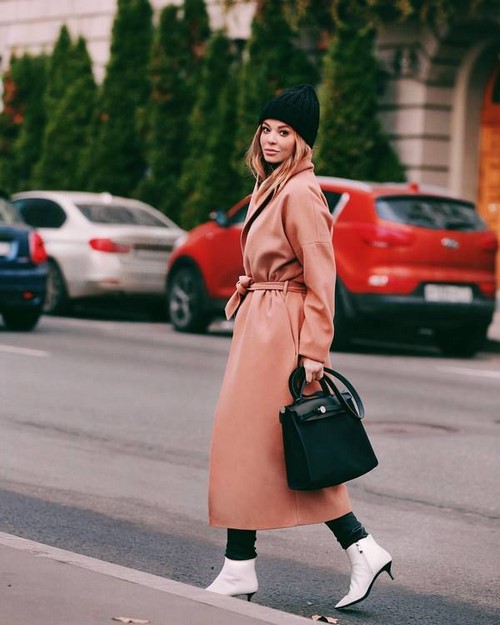 Apa yang perlu dipakai dengan kot. Barisan foto yang dibuat buih