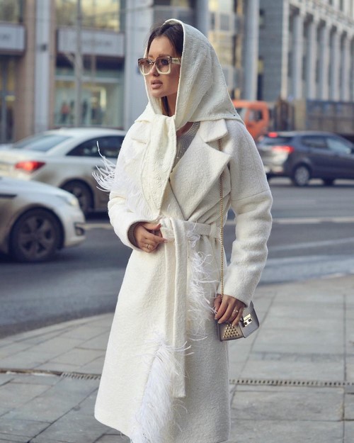 Apa yang perlu dipakai dengan kot. Barisan foto yang dibuat buih