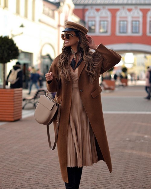 Apa yang perlu dipakai dengan kot. Barisan foto yang dibuat buih