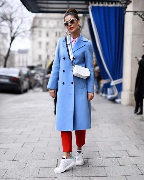 Apa yang perlu dipakai dengan kot. Barisan foto yang dibuat buih