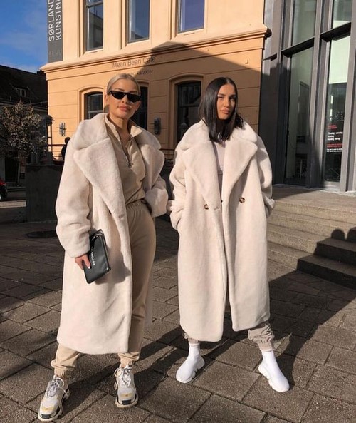 Kvinne store. Originale sett, stil i stil med stor størrelse