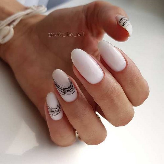 Només la manicura de moda per a diferents longituds i formes d'ungles. Els exemples més bonics