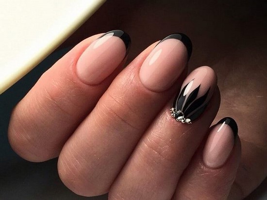 Només la manicura de moda per a diferents longituds i formes d'ungles. Els exemples més bonics