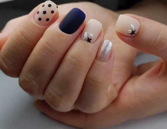 Només la manicura de moda per a diferents longituds i formes d'ungles. Els exemples més bonics
