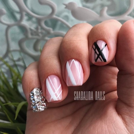 Només la manicura de moda per a diferents longituds i formes d'ungles. Els exemples més bonics