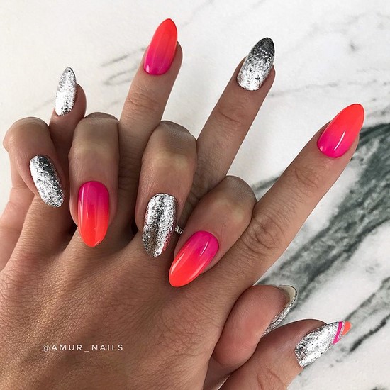 Només la manicura de moda per a diferents longituds i formes d'ungles. Els exemples més bonics